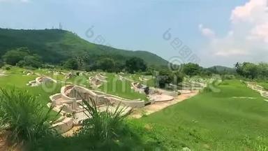 清明节的中国墓地
